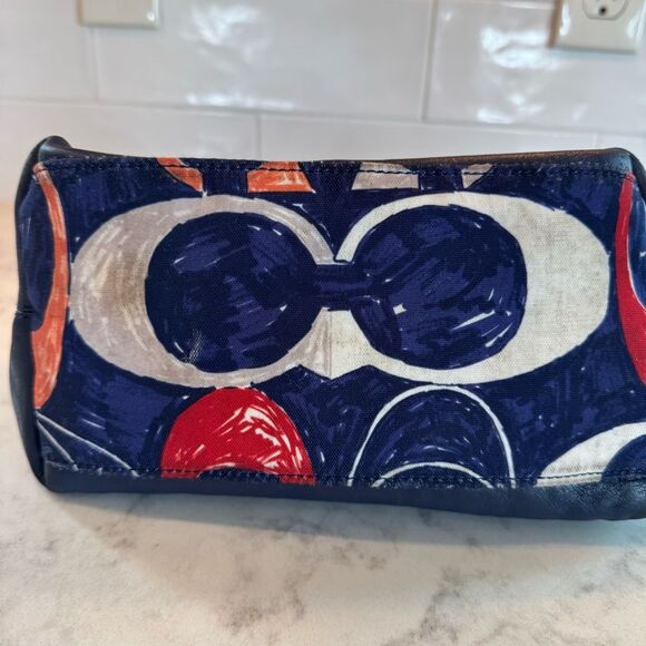 Coach Limited Edition Scribble Print Hobo Bag
Style No. D1271-19948 - Picture 6 of 12